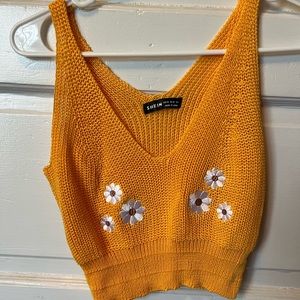 Never worn - Shein Yellow Daisy Crop Top - Sz M